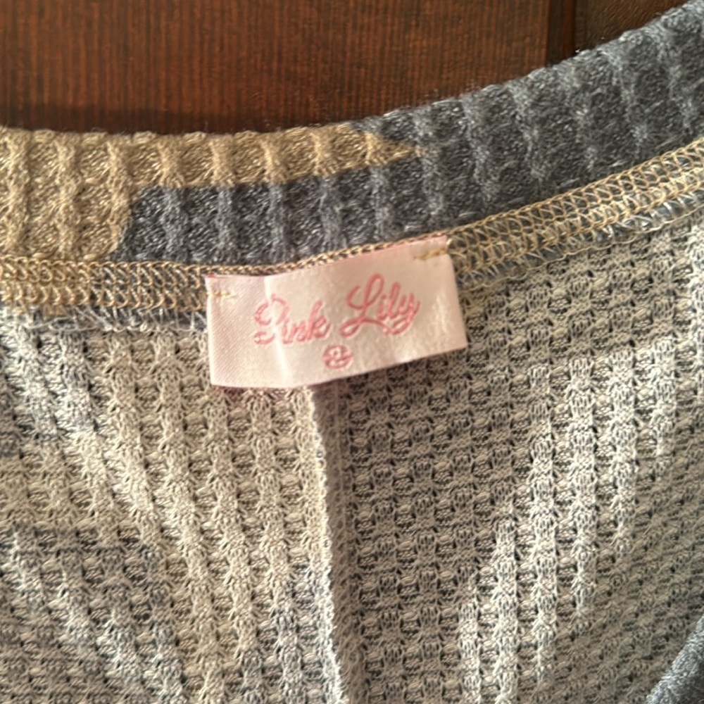 Pink Lily Long Sleeve Star Top - Picture 3 of 10
